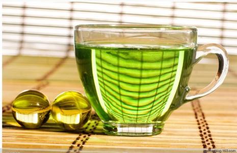 夏季适合饮绿茶？ 茶艺师揭秘绿茶的营养价值